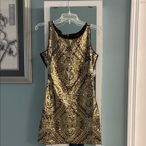 Elegant Gold and Black Sleeveless Dress